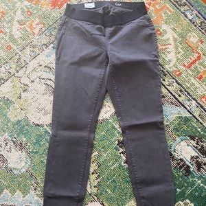 GUC Gap maternity jeggings in gray size 4